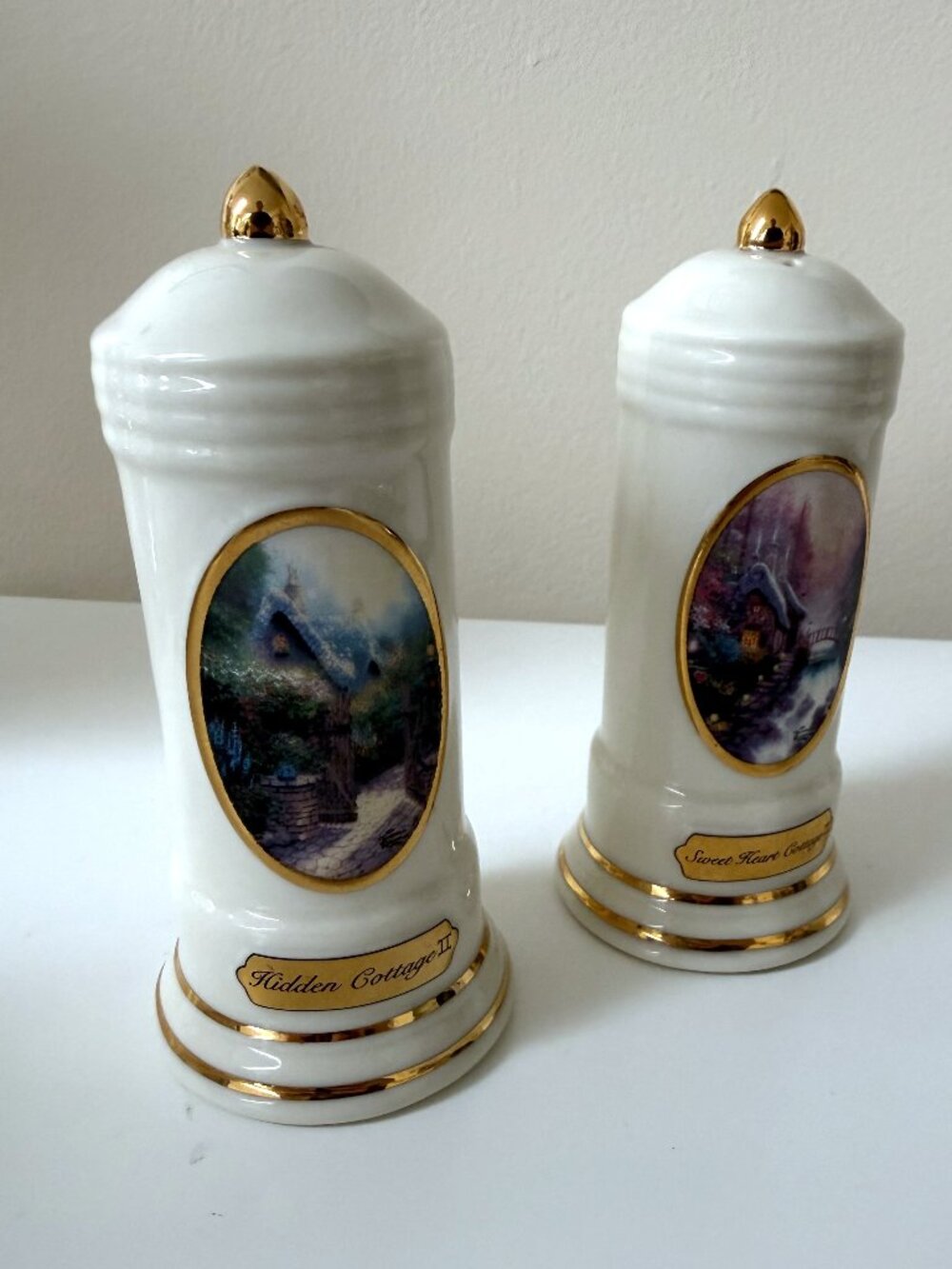 Thomas Kinkade Cottage Collection Salt and Pepper Shaker Set